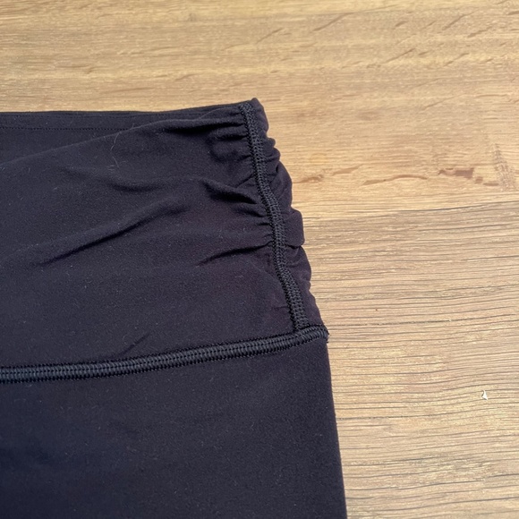 Lululemon Black Capri - Size 10 - Picture 6 of 6